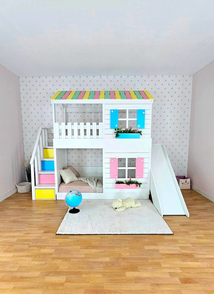 Literas infantiles con forma de casita, escalera y cajones