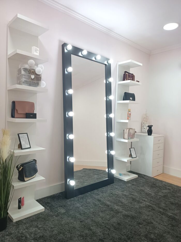 wall vanity mirror