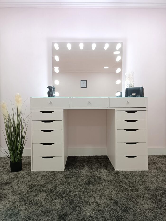 makeup vanity with lights