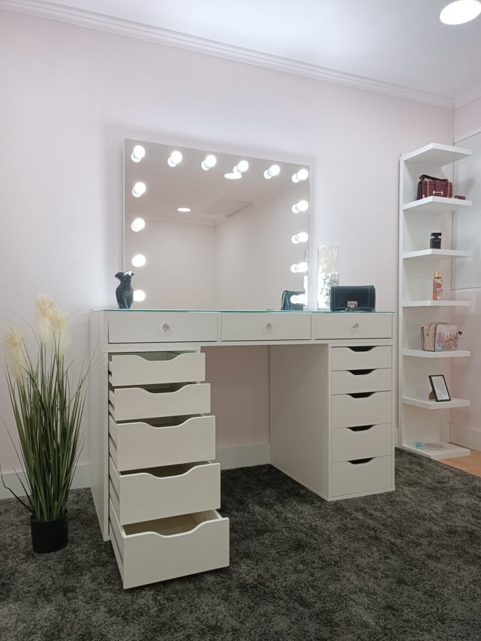 makeup vanity with lights