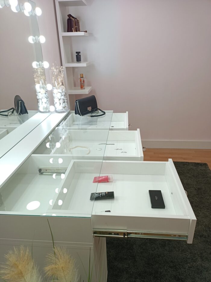 makeup vanity with lights