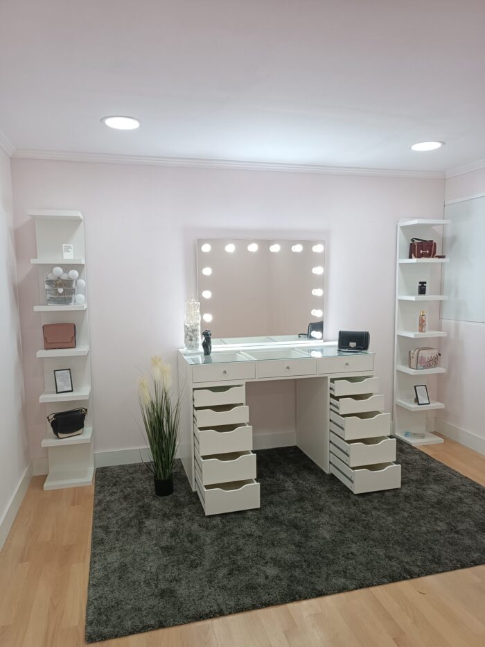 makeup vanity with lights