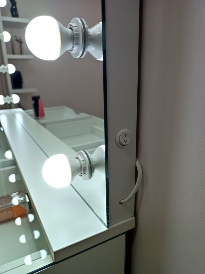 makeup desk with mirror