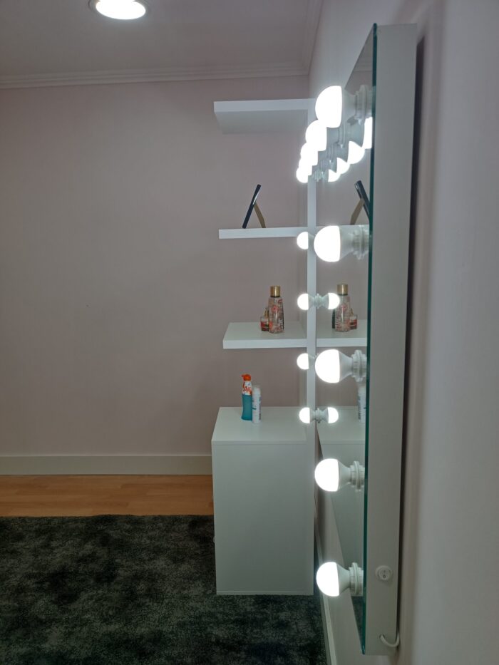 makeup mirror