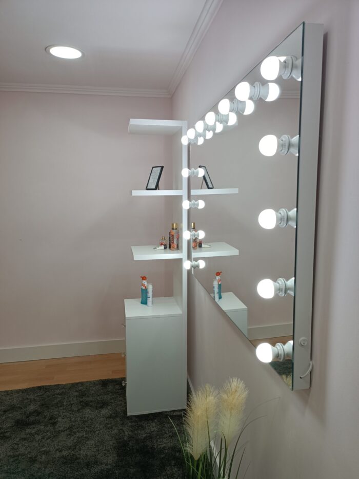 illuminated mirror