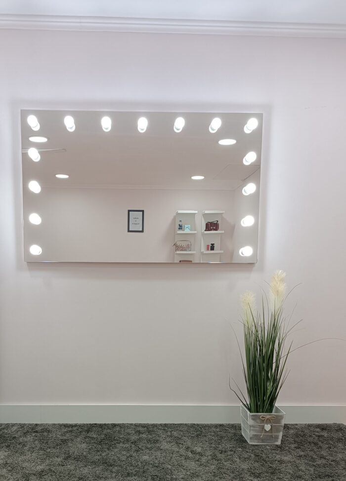 illuminated mirror