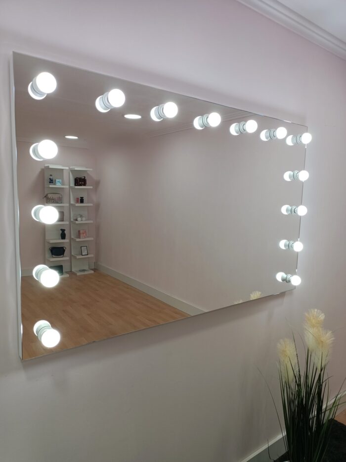 illuminated mirror